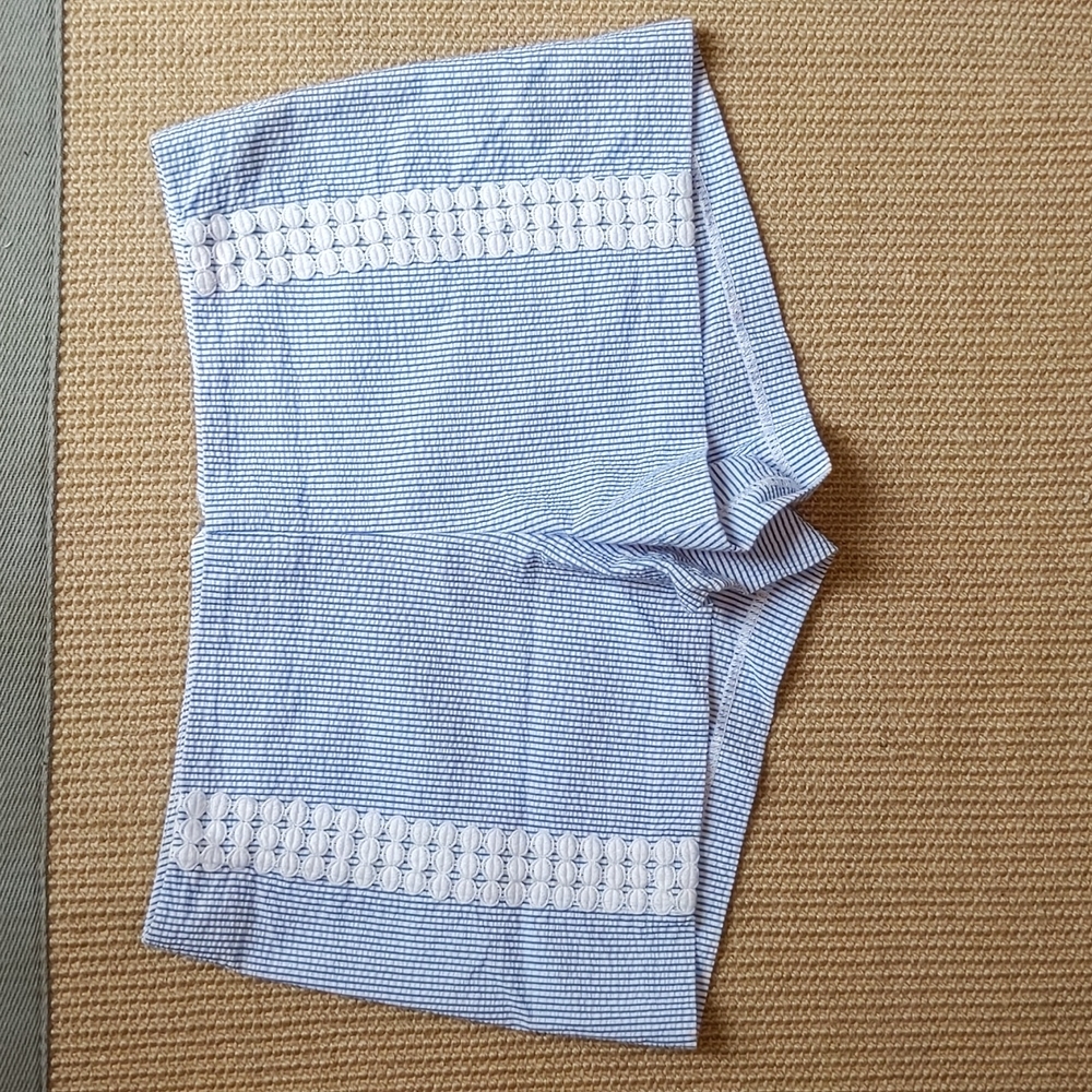 Excellent condition, Lilly Pulitzer Blue Seersucker Shorts 8 with Lace details.